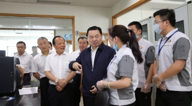 2019年6月，时任国务院国有资产监督治理委员会党委书记郝鹏视察安博电竞。夸奖安博电竞在玻纤行衣凤做到了专而大、专而精、专而优，是一个成功的典型。但愿中国安博电竞的混合所有造典型经验，可能在国度新一轮混改实际中推而广之，让更多优良企业进建。